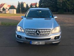 Blau Gebraucht 2006 Mercedes ML320 SUV | 13.500 €