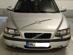 Silber Gebraucht 2001 Volvo S60 Limousine | 1.650 € (Teuer)