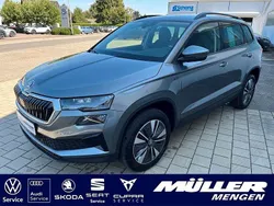 Stahlgrau Neu 2024 Skoda Karoq Tour SUV | 35.790 € (Fairer Preis)