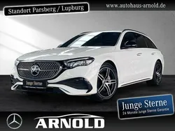 Weiss Gebraucht 2024 Mercedes E200 AMG line | 46.449 €