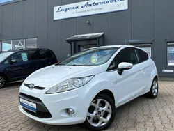 Weiß Gebraucht 2009 Ford Fiesta Titanium Kleinwagen | 4.899 € (Fairer Preis)