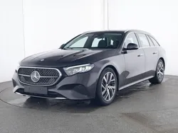Grau Gebraucht 2024 Mercedes E220 Avantgarde Kombi | 47.980 € (Guter Preis)