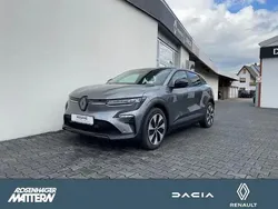 Grau Gebraucht 2023 Renault Mégane Evolution Limousine | 27.990 € (Fairer Preis)