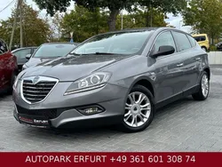 Grau Gebraucht 2011 Lancia Delta Gold Limousine | 6.390 € (Fairer Preis)