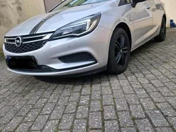 Grau Gebraucht 2017 Opel Astra Kombi | 8.200 € (Etwas zu teuer)