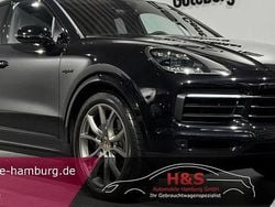 Grau Gebraucht 2022 Porsche Cayenne E-Hybrid Coupe Coupé | 63.900 €