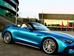 Blau Gebraucht 2023 Mercedes SL43 AMG AMG Cabrio | 92.500 € (Guter Preis)