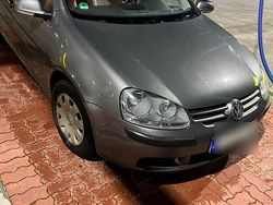 Grau Gebraucht 2004 VW Golf V Limousine | 4.800 € (Teuer)