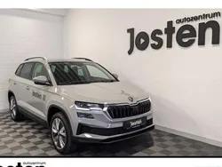Grau (stahlgrau) Gebraucht 2024 Skoda Karoq Selection SUV | 33.450 € (Fairer Preis)