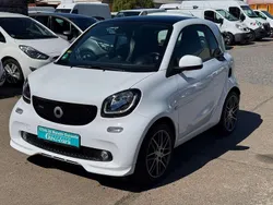 Weiß Gebraucht 2017 Smart ForTwo Coupé Brabus Coupé | 17.990 € (Guter Preis)