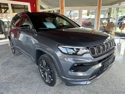 Grau Gebraucht 2022 Jeep Compass SUV | 27.480 € (Fairer Preis)