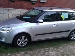 Silber Gebraucht 2008 Skoda Fabia Kombi | 3.100 €