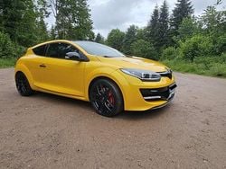 Gelb Gebraucht 2016 Renault Mégane Coupé R.S. Coupé | 19.000 €