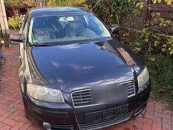 Grau Gebraucht 2003 Audi A3 Kleinwagen | 1.000 € (Guter Preis)