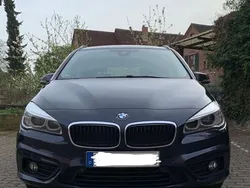 Blau Gebraucht 2016 BMW 216 Active Tourer Advantage Van / Kleinbus | 11.900 € (Fairer Preis)