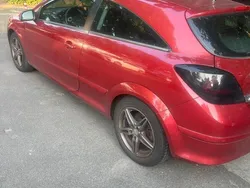 Rot Gebraucht 2005 Opel Astra GTC Coupé | 2.000 €