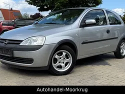 Silber Gebraucht 2001 Opel Corsa Comfort Limousine | 1.200 € (Fairer Preis)
