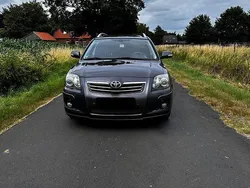 Grau Gebraucht 2006 Toyota Avensis Kombi | 3.500 €