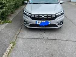 Grau Gebraucht 2023 Dacia Sandero Expression Kleinwagen | 16.000 € (Guter Preis)