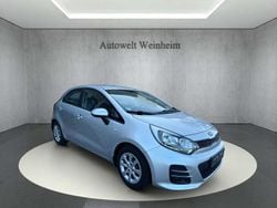 Silber Gebraucht 2017 Kia Rio FIFA World Cup Edition Kleinwagen | 7.999 €
