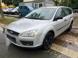 Silber Gebraucht 2005 Ford Focus Trend Kombi | 990 € (Guter Preis)