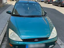 Grün Gebraucht 1999 Ford Focus Kombi | 800 € (Guter Preis)