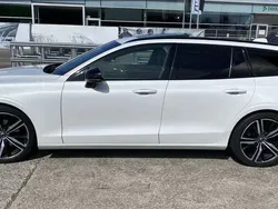 Gebraucht 2020 Volvo V60 R-Design Kombi | 31.000 €