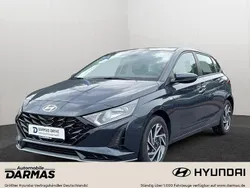 Grau Gebraucht 2024 Hyundai i20 Trend Limousine | 18.490 € (Fairer Preis)
