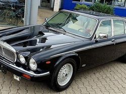 Schwarz Gebraucht 1989 Jaguar XJ12 Limousine | 24.710 €