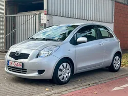 Grau Gebraucht 2007 Toyota Yaris Kleinwagen | 2.850 € (Fairer Preis)
