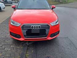 Rot Gebraucht 2016 Audi A1 Sportback Basis Kleinwagen | 11.200 € (Guter Preis)