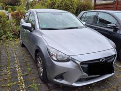 Silber Gebraucht 2016 Mazda 2 Center-Line Limousine | 5.999 € (Guter Preis)