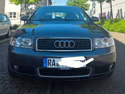 Grau Gebraucht 2000 Audi A4 Limousine | 1.500 € (Guter Preis)