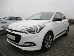 Weiß Gebraucht 2018 Hyundai i20 Passion Plus Limousine | 9.690 € (Fairer Preis)