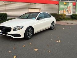 Weiß Gebraucht 2017 Mercedes E220 Limousine | 13.500 €