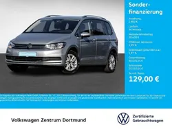 Oyster silver metallic Gebraucht 2024 VW Touran Comfortline Van / Kleinbus | 31.413 € (Guter Preis)