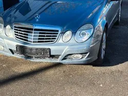 Blau Gebraucht 2006 Mercedes E500 Limousine | 12.500 € (Fairer Preis)
