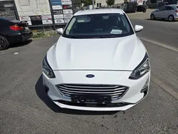 Weiß Gebraucht 2019 Ford Focus Limousine | 10.990 € (Guter Preis)