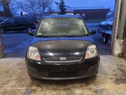 Schwarz Gebraucht 2006 Ford Fiesta Ambiente Kleinwagen | 1.590 € (Fairer Preis)