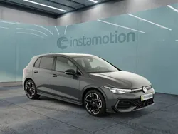 Grau Neu 2025 VW Golf VIII R-line Limousine | 32.445 € (Etwas zu teuer)
