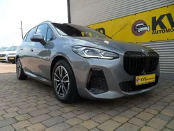 Skyscraper grau metallic Gebraucht 2023 BMW 218 Active Tourer M Sport Van / Kleinbus | 28.560 € (Superpreis)