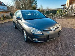 Grau Gebraucht 2008 Hyundai i30 Limousine | 2.300 € (Fairer Preis)