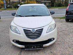 Beige Gebraucht 2012 Lancia Ypsilon Kleinwagen | 2.600 €