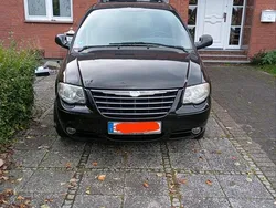 Schwarz Gebraucht 2005 Chrysler Voyager Van / Kleinbus | 4.500 €