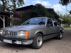 Silber Gebraucht 1981 Opel Senator Limousine | 5.999 €