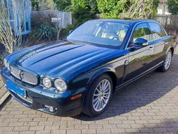Grün Gebraucht 2009 Jaguar XJ6 Executive Limousine | 9.800 €
