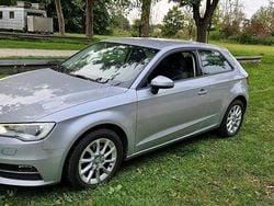 Grau Gebraucht 2015 Audi A3 Attraction Limousine | 8.900 € (Guter Preis)