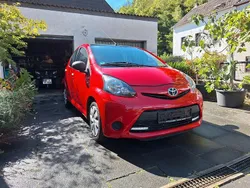 Rot Gebraucht 2014 Toyota Aygo Cool Kleinwagen | 5.100 € (Fairer Preis)