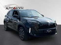 Schwarz Gebraucht 2024 Toyota Yaris Cross Team SUV | 26.390 € (Fairer Preis)