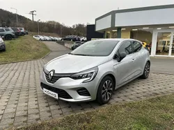 Platingrau Gebraucht 2023 Renault Clio V Techno Limousine | 19.998 € (Teuer)